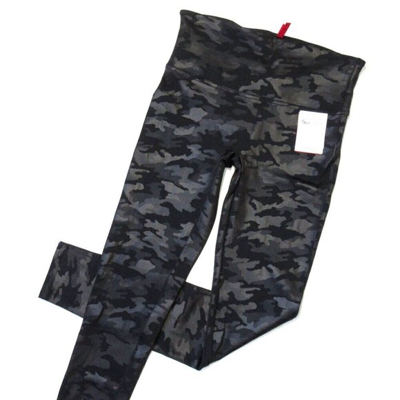 NWT SPANX 20185R Faux Leather Camo Leggings in Matte Black Camo M - Picture 2 of 5